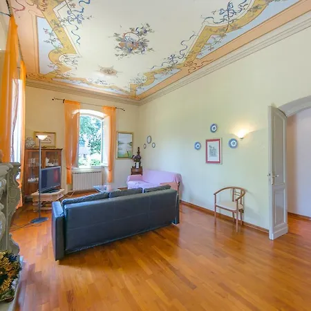 Hintown Liberty Flat * Сестри-Леванте