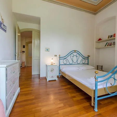 Hintown Liberty Flat * Сестри-Леванте